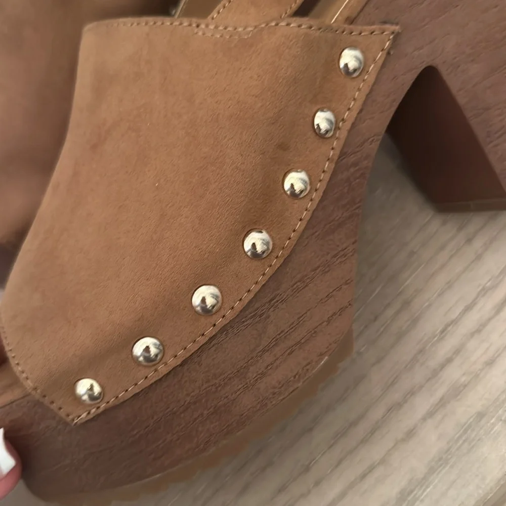 Wonderly - Sandals/Clogs - NWOT - Picture 6 of 12
